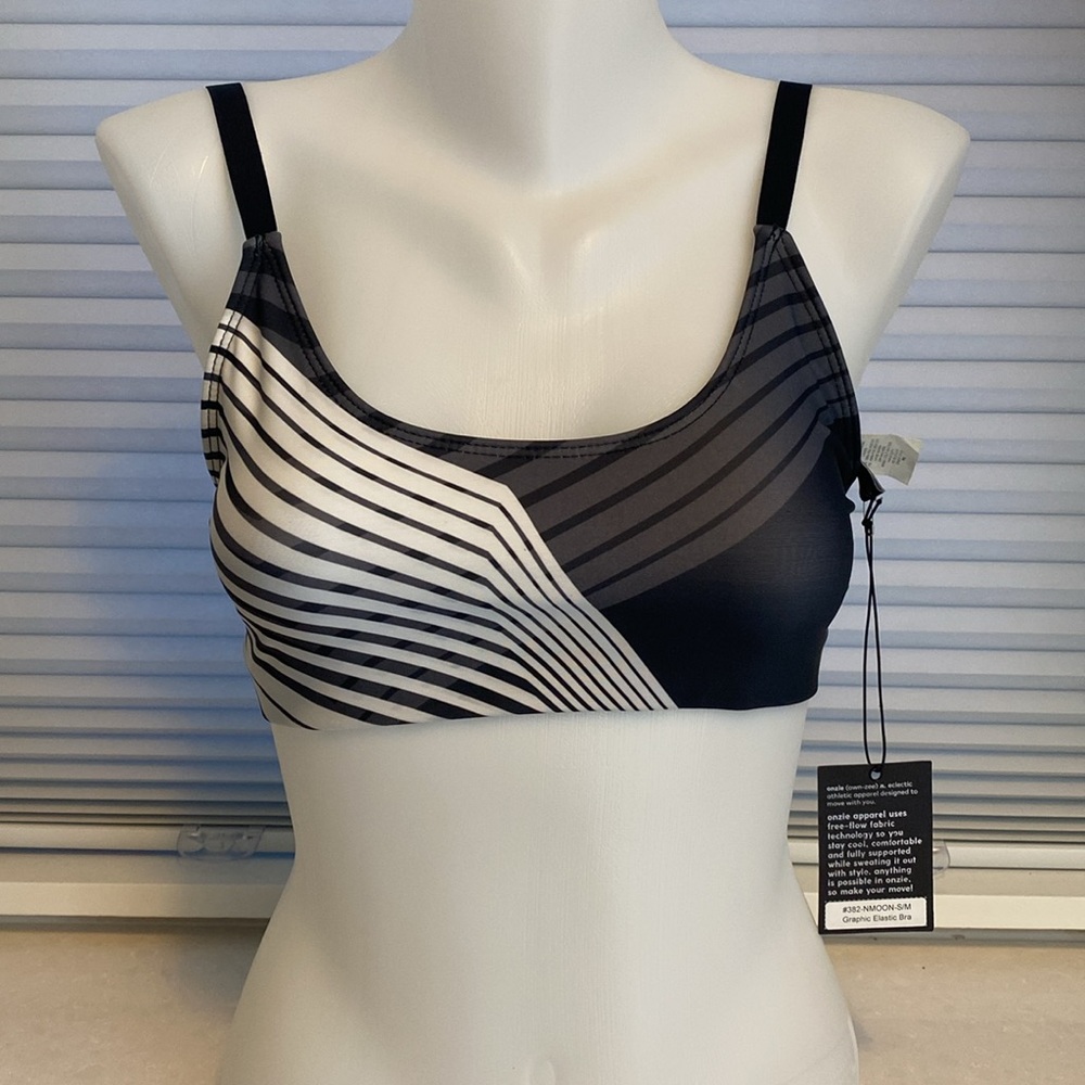 Onzie Yoga Graphic elastic bra. BNWT. Black white and grey